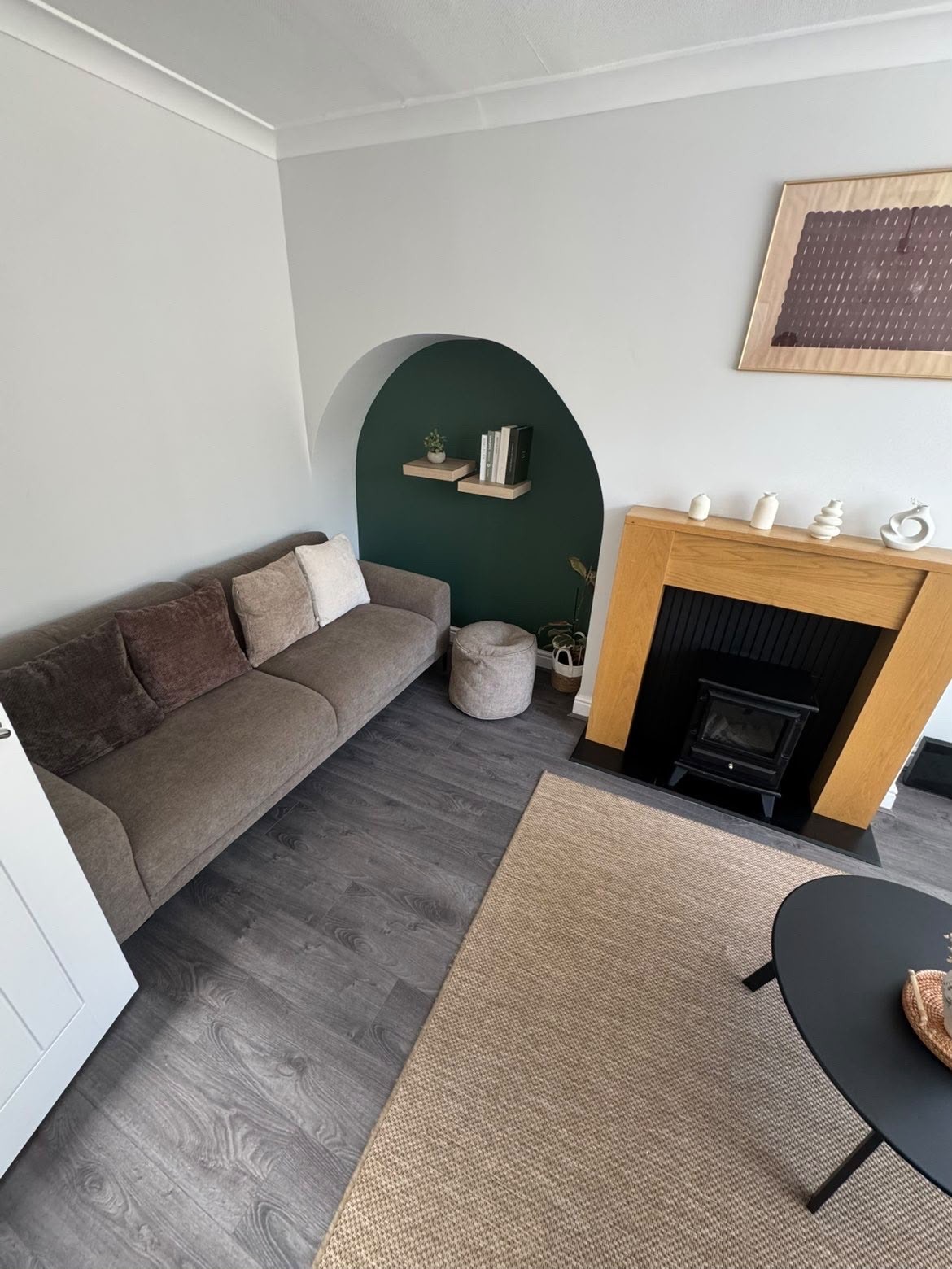 Living room seating area cleaned and tidied for guest turnover